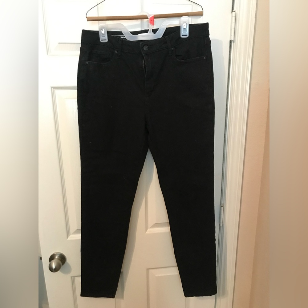 Skinny black jeans